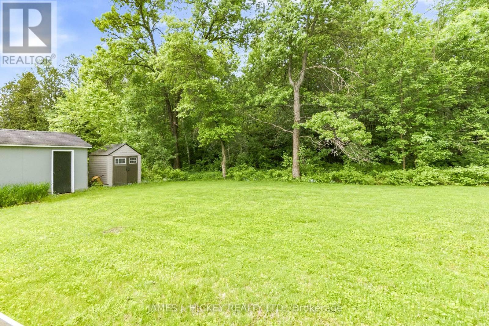 80 Beach Avenue, Deep River, ON