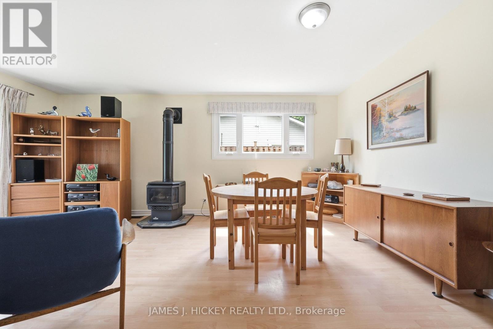 80 Beach Avenue, Deep River, ON
