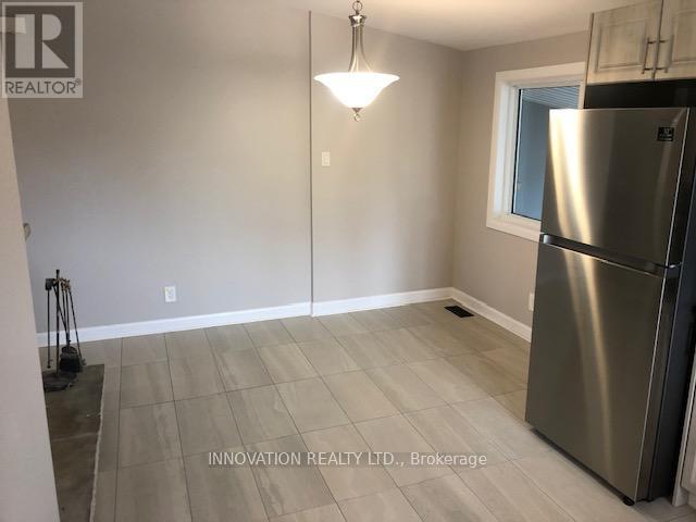 Eat-in Kitchen with large window - 2329 Ryder Street, Ottawa, ON