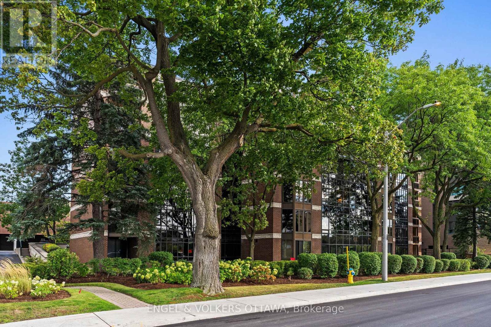 406 - 111 Echo Drive, Ottawa, ON