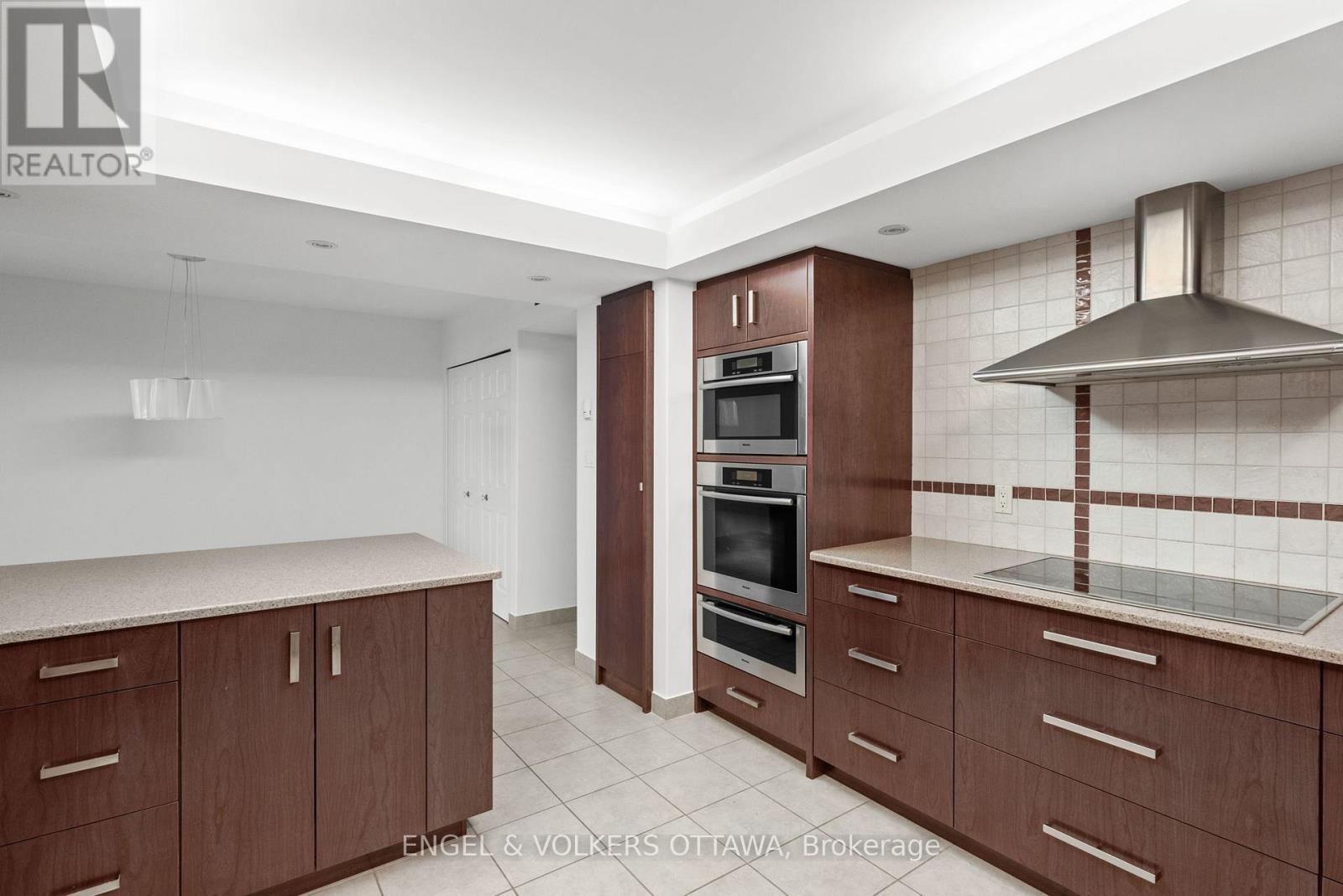 406 - 111 Echo Drive, Ottawa, ON