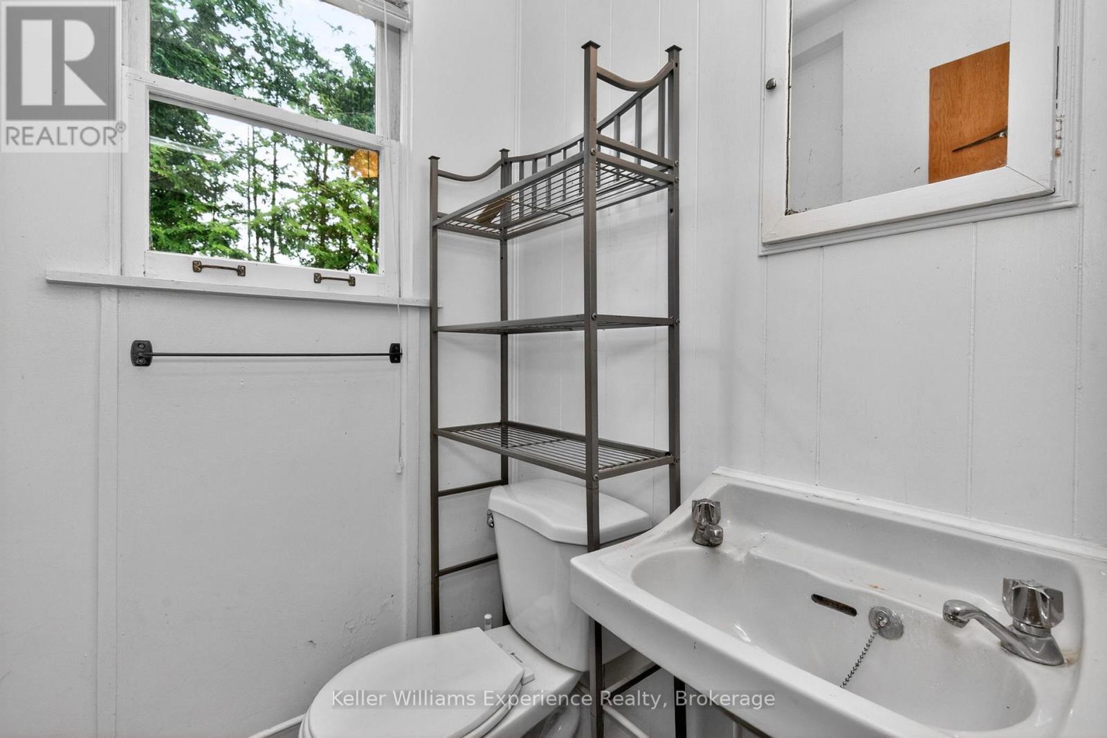 Cottage 2 - 14 Thunder Bay Lane, Tiny, ON