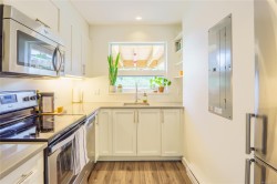 #122-605 Gibson St Tofino, BC V0R 2Z0