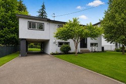 2728 Strathmore Rd Langford, BC V9B 3X2