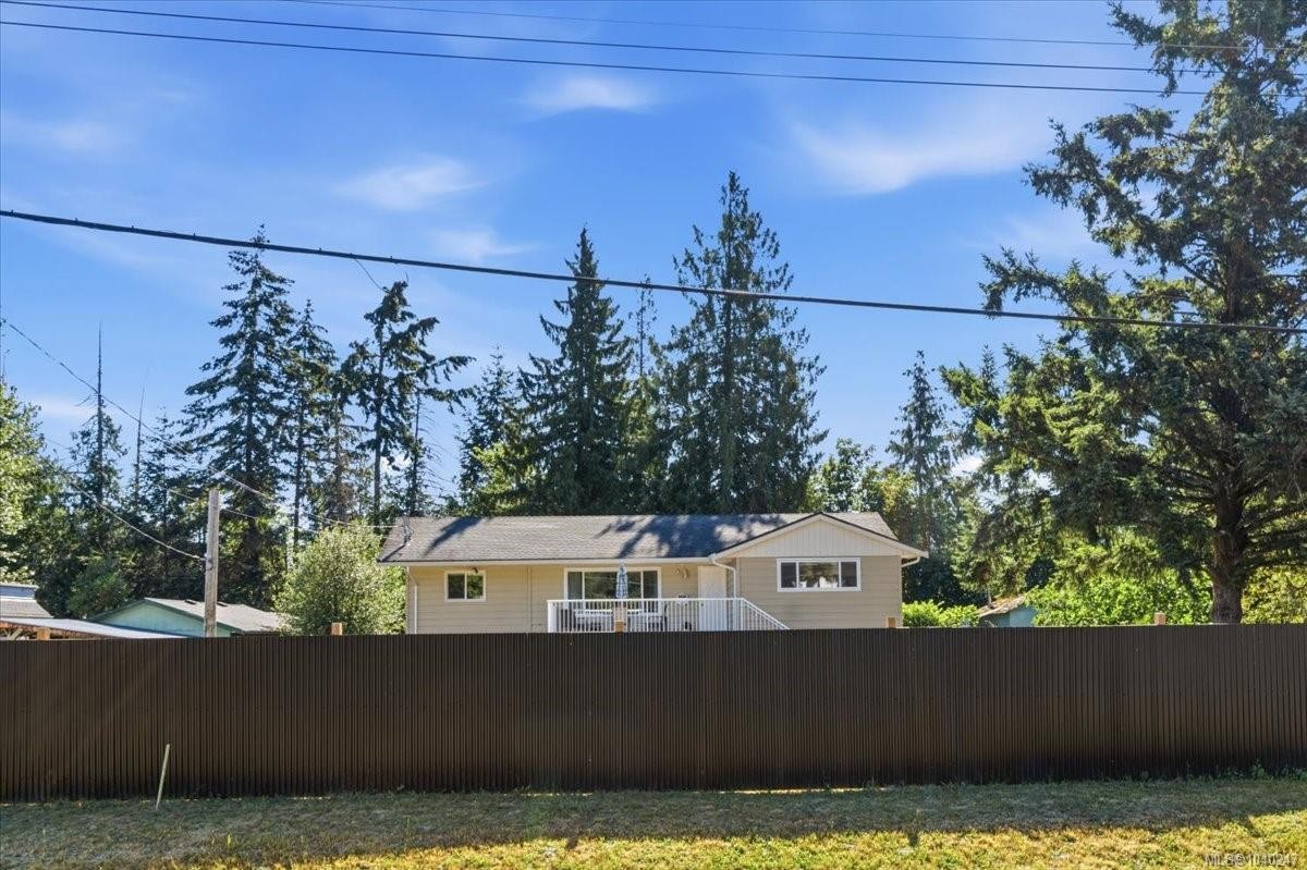 2128 Thomas Park Dr, Nanaimo, BC