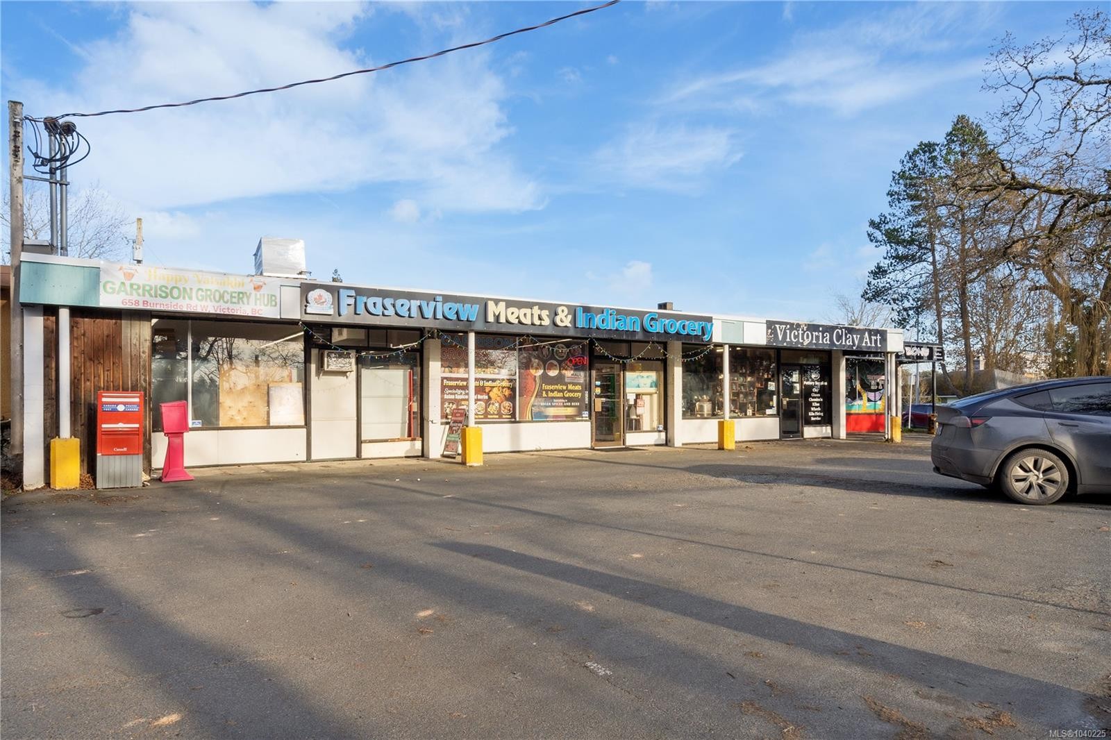 660 Burnside Rd West, Saanich, BC