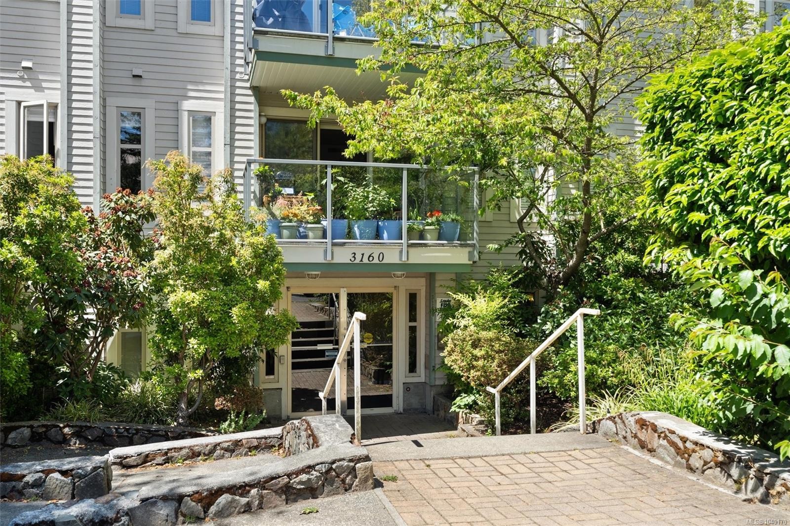 #407-3160 Albina St, Saanich, BC