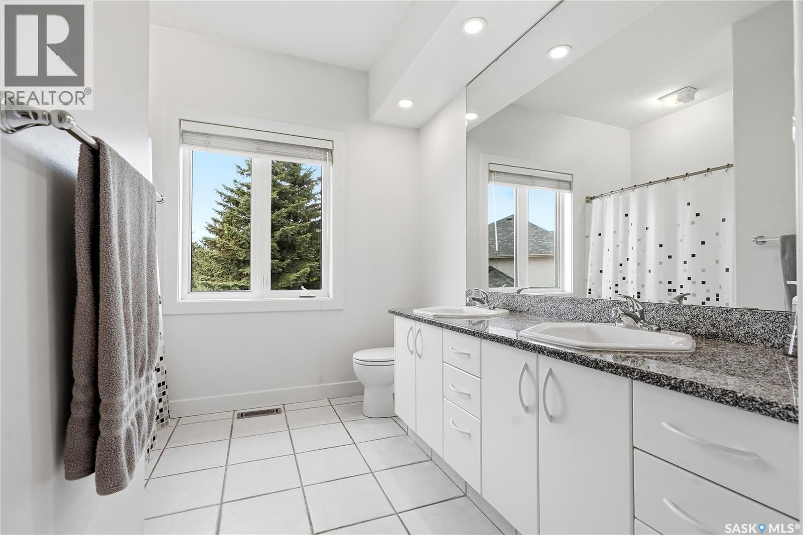 214 Mendel Green, Saskatoon, SK