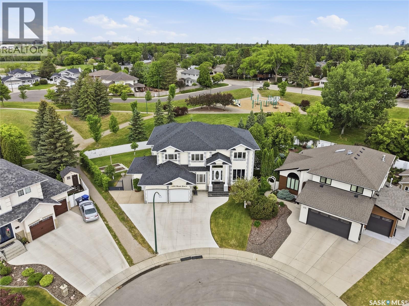 214 Mendel Green, Saskatoon, SK
