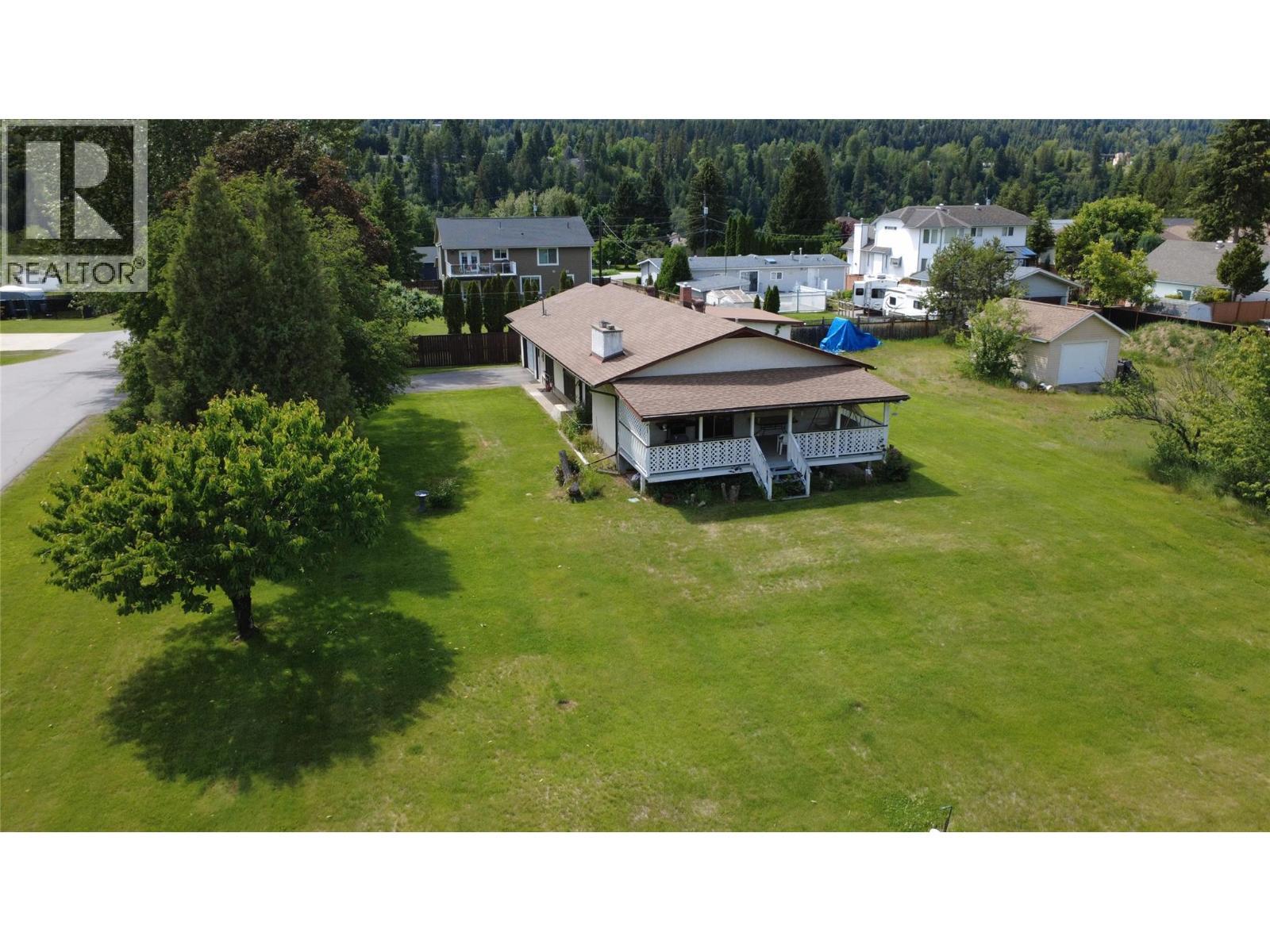 1003 Bridgeview Crescent, Castlegar, BC