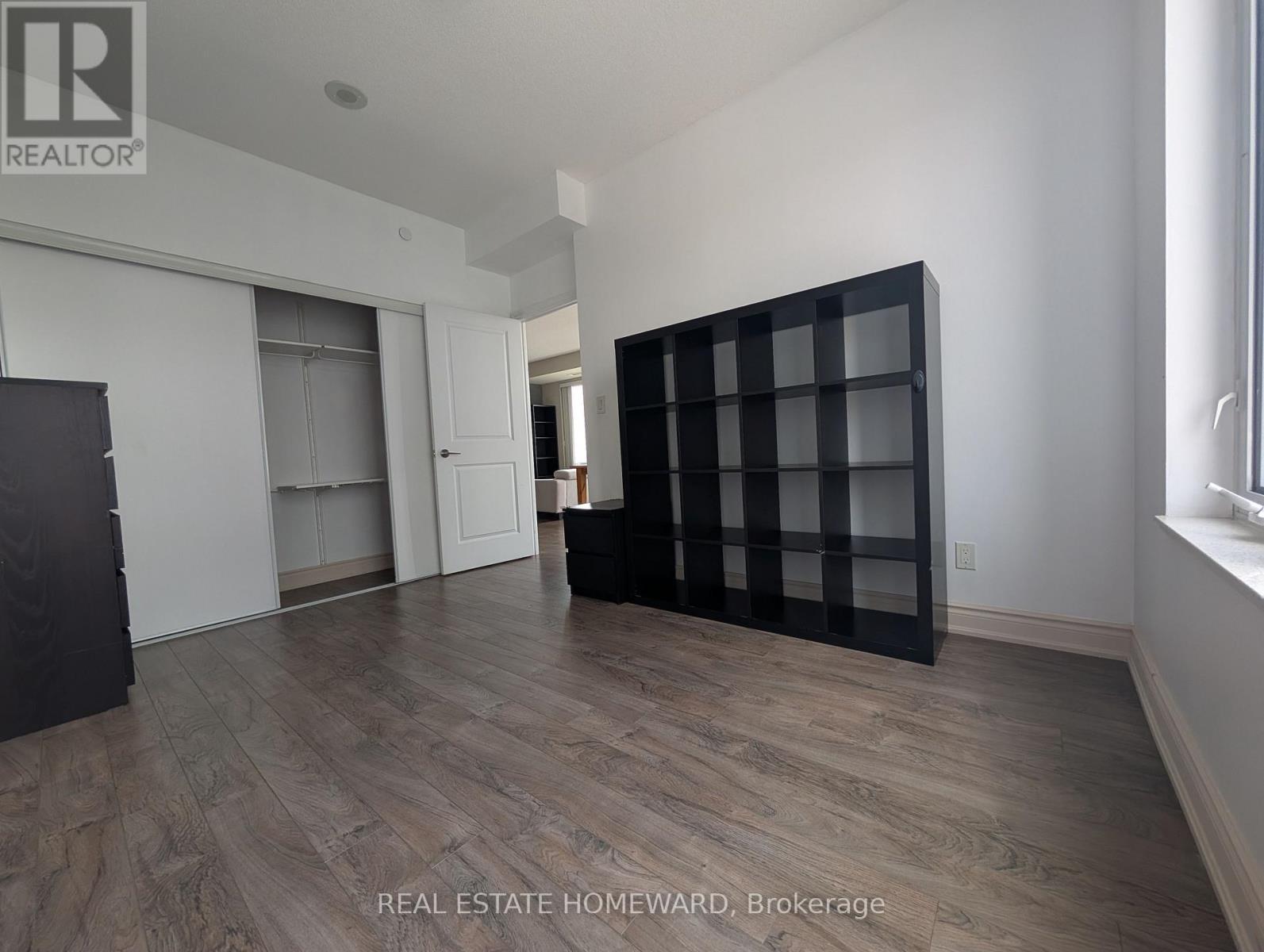 915 - 325 South Park Road, Markham, ON