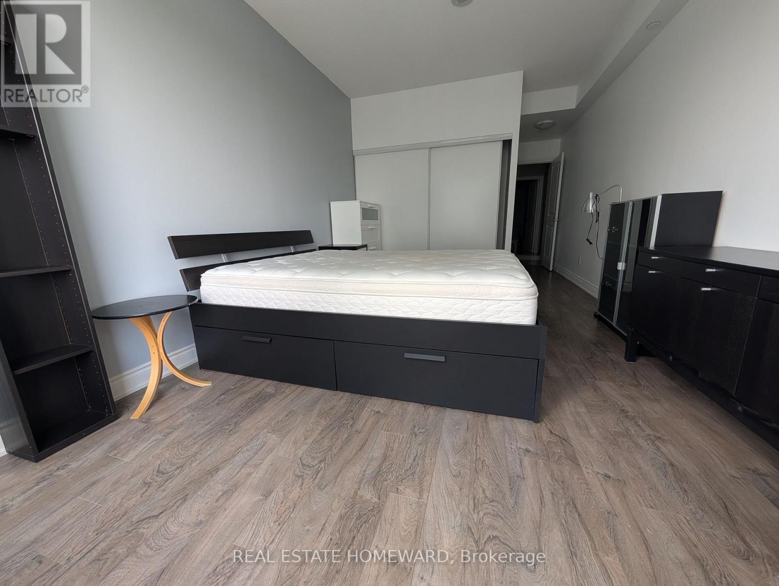 915 - 325 South Park Road, Markham, ON