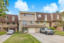 61 POPLAR CRESCENT Aurora, ON L4G 3M4