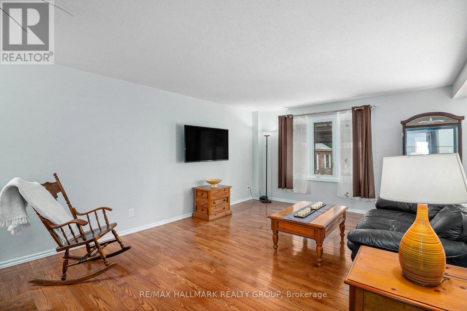 270 Mceachern Crescent, Ottawa, ON