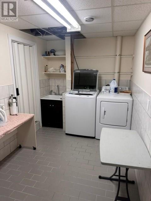 128 Bennett Drive, Gander, NL - Indoor Photo Showing Laundry Room
