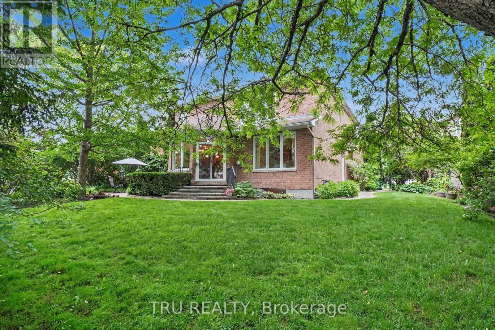 40 Cimarron Crescent, Ottawa, ON