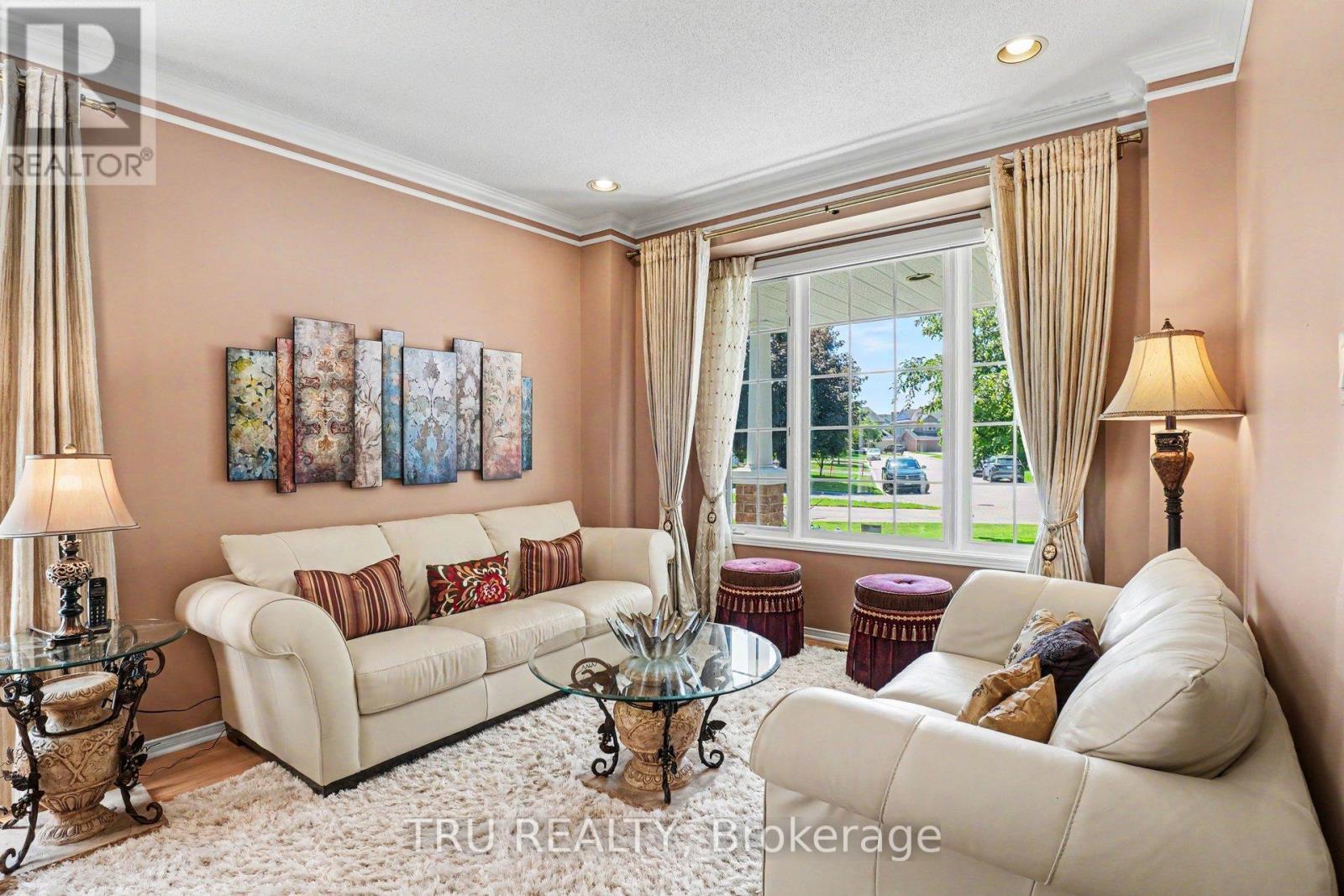 40 Cimarron Crescent, Ottawa, ON