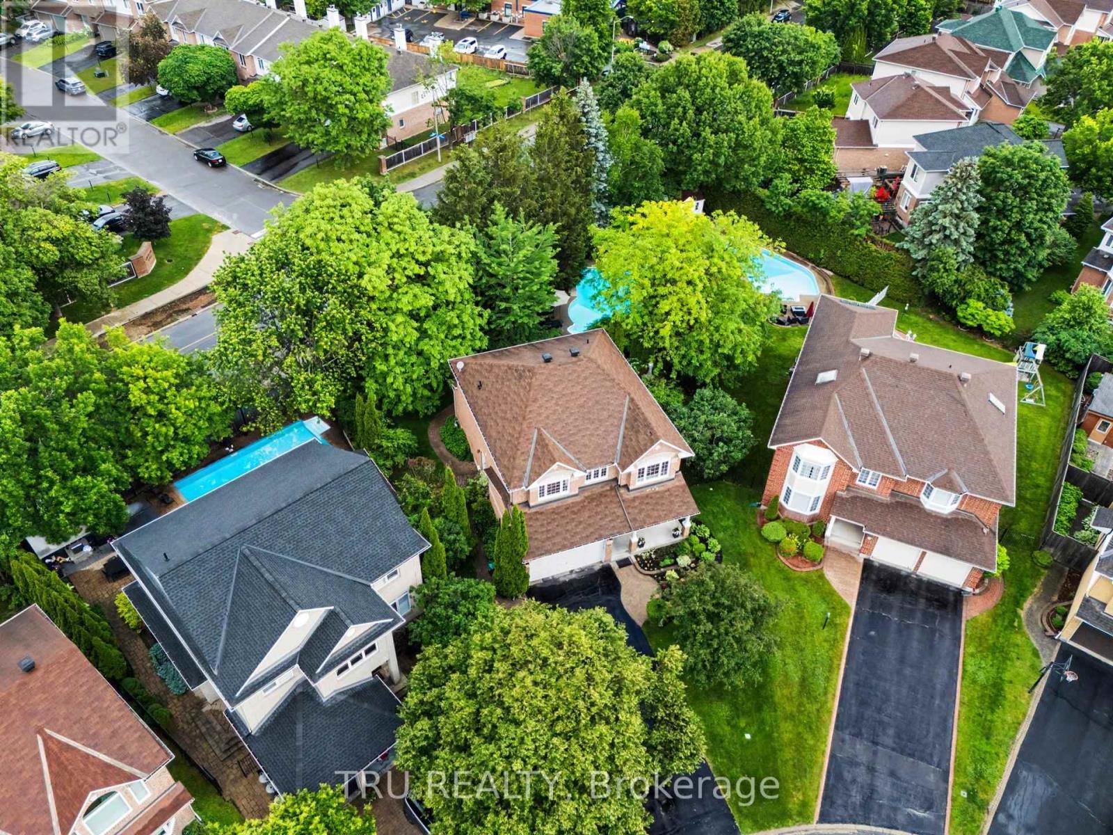 40 Cimarron Crescent, Ottawa, ON