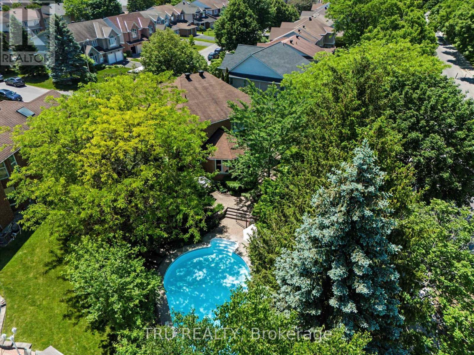 40 Cimarron Crescent, Ottawa, ON