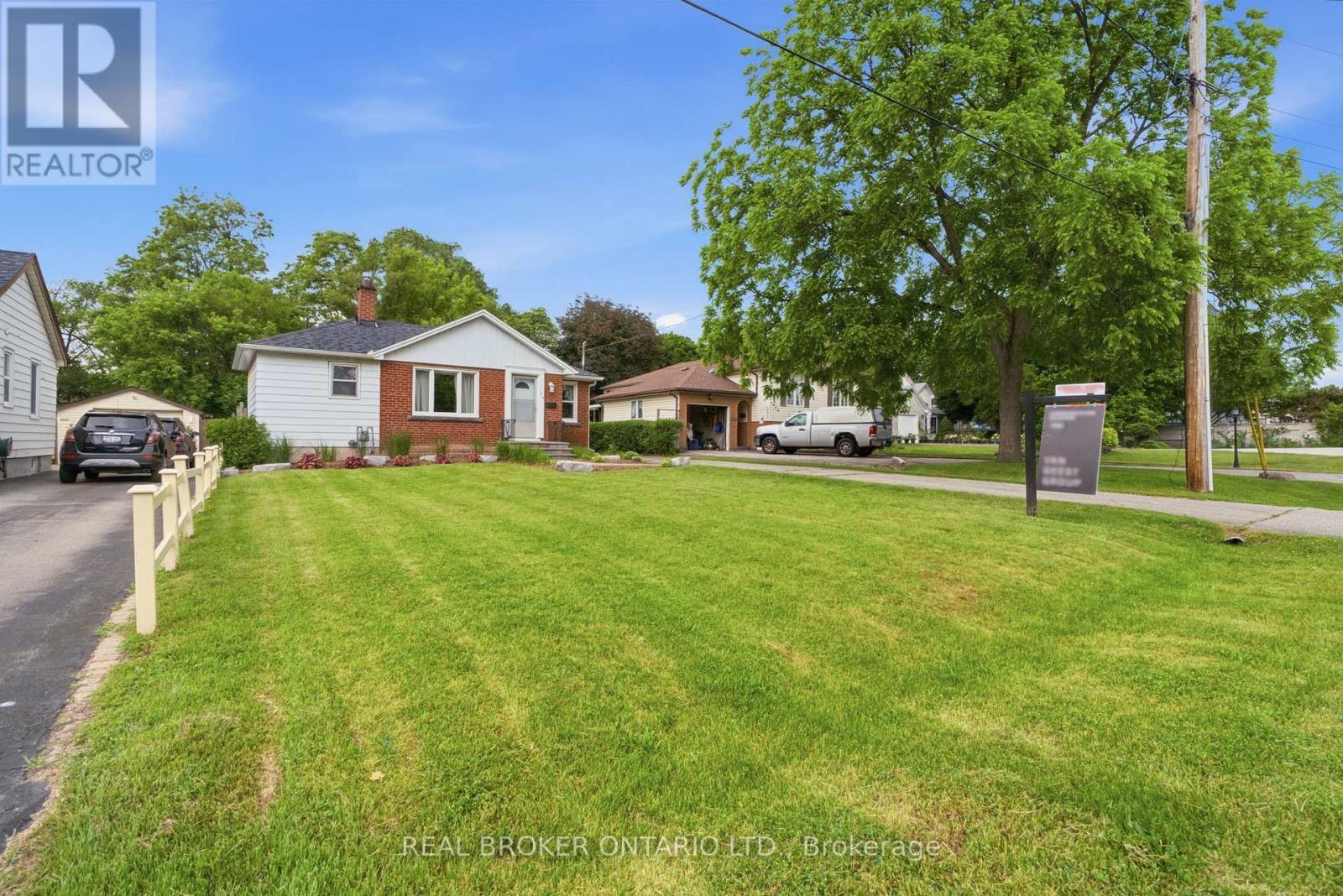 1076 Clearview Avenue, Burlington, ON