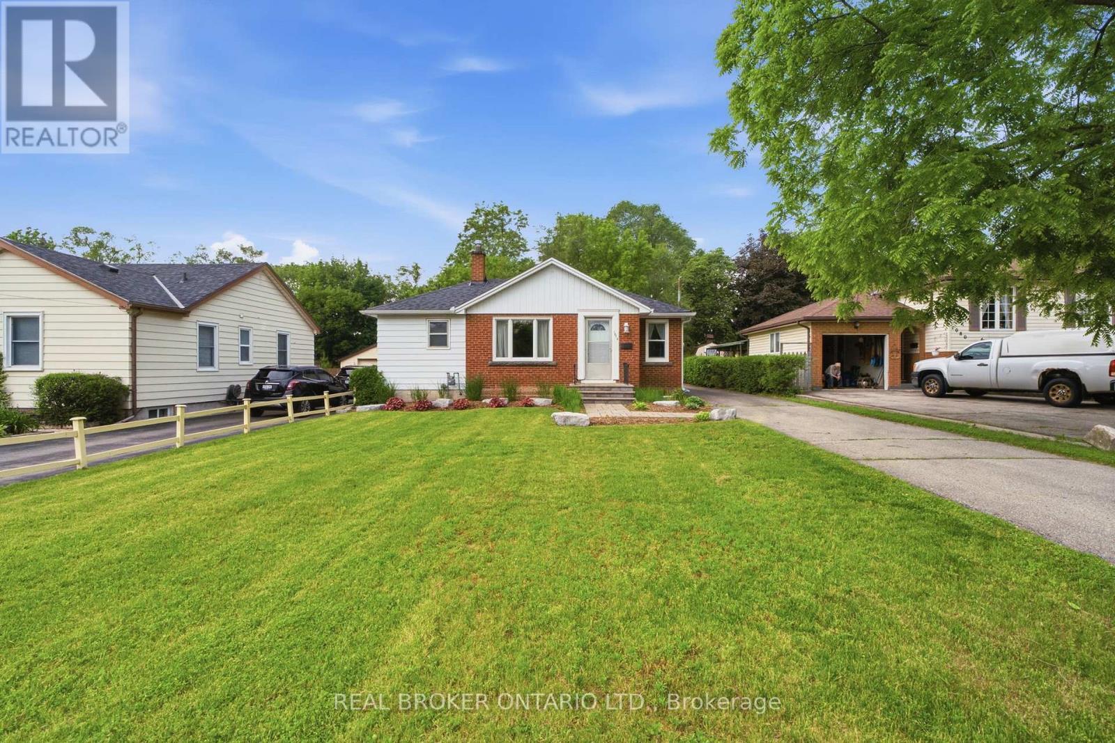 1076 Clearview Avenue, Burlington, ON