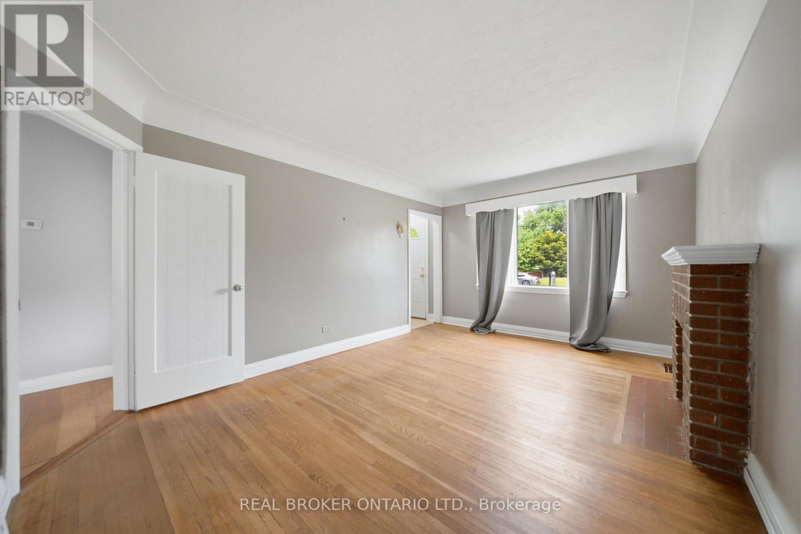 1076 Clearview Avenue, Burlington, ON