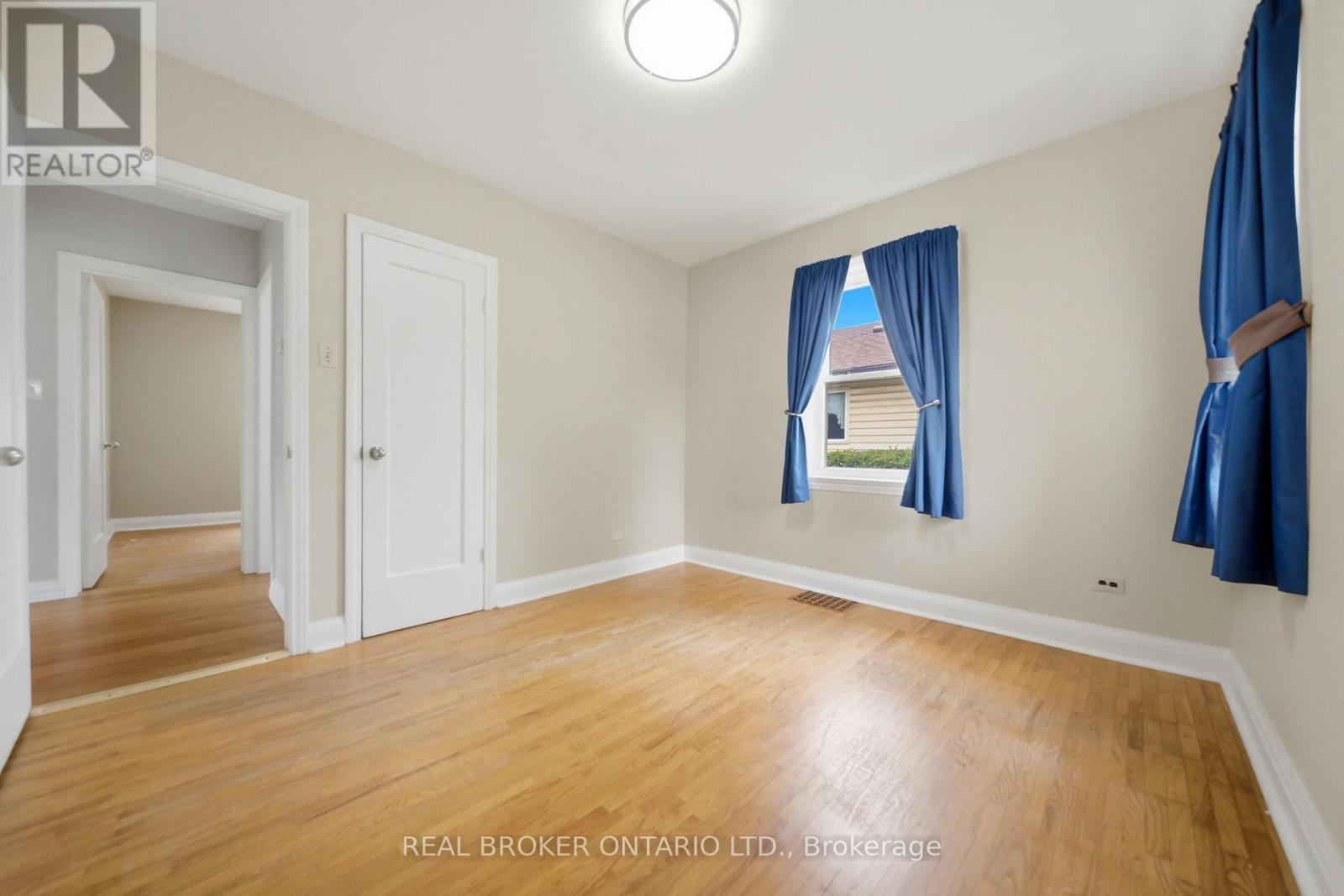 1076 Clearview Avenue, Burlington, ON