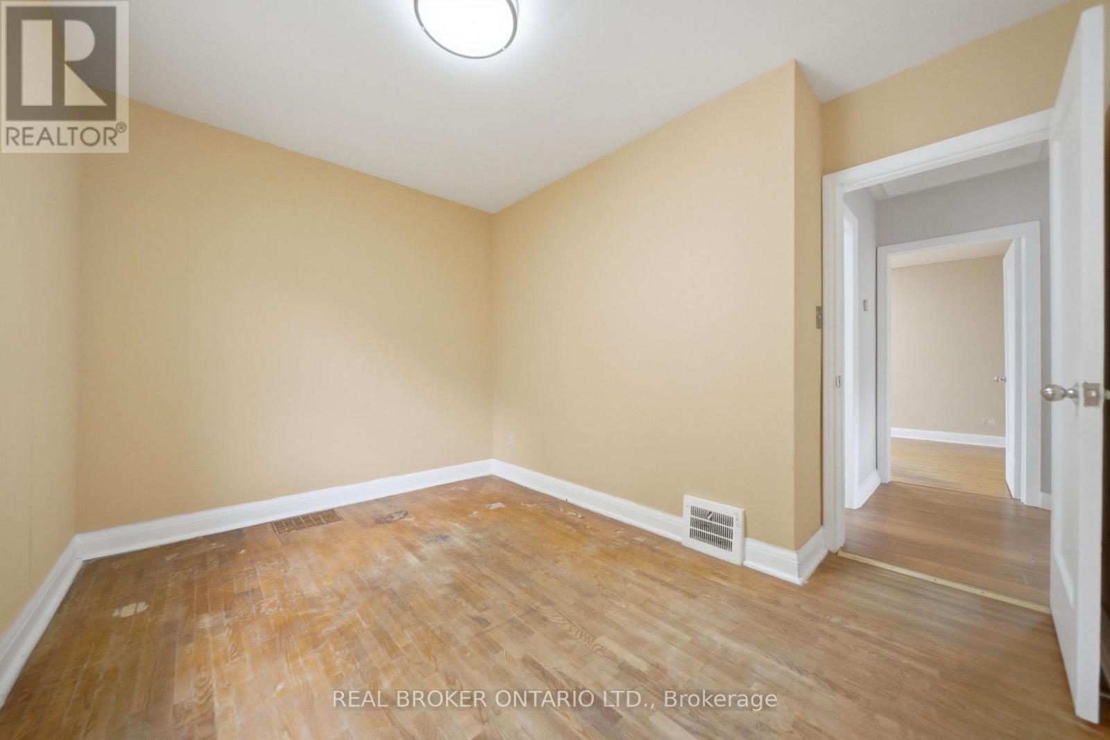1076 Clearview Avenue, Burlington, ON
