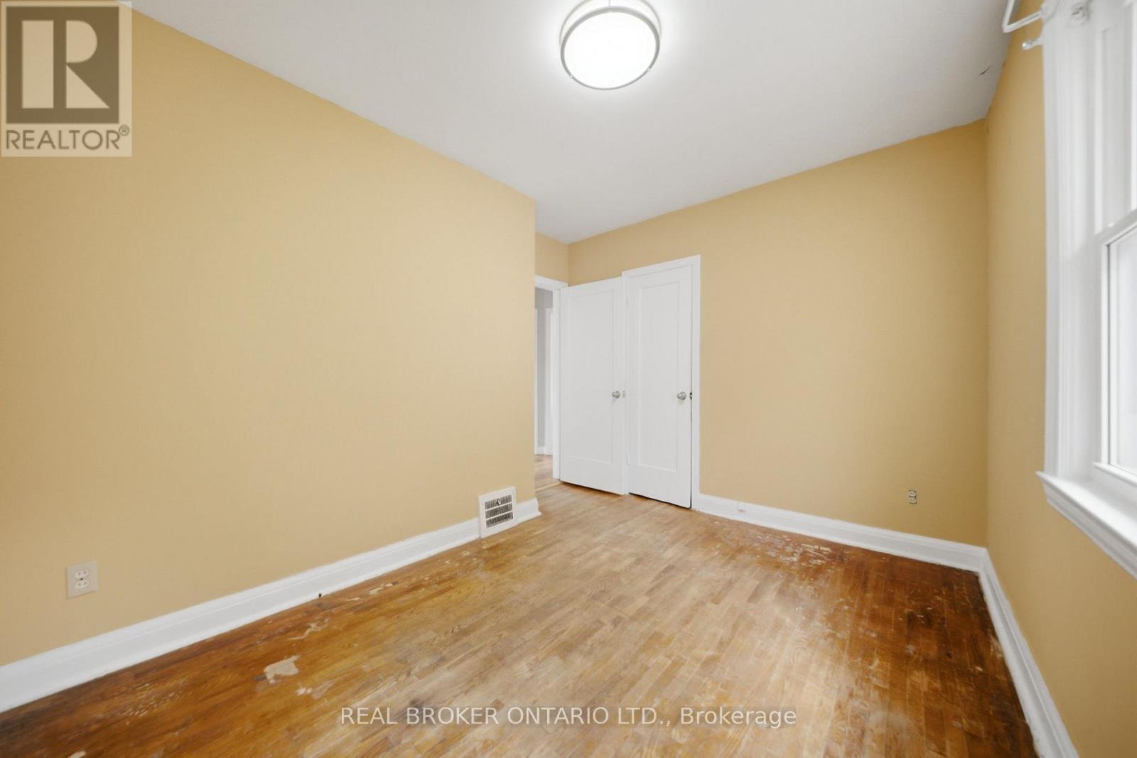 1076 Clearview Avenue, Burlington, ON