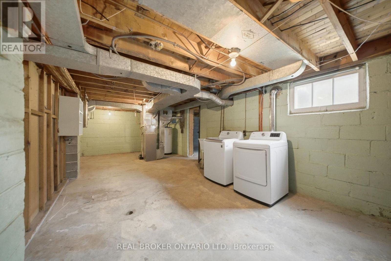 1076 Clearview Avenue, Burlington, ON