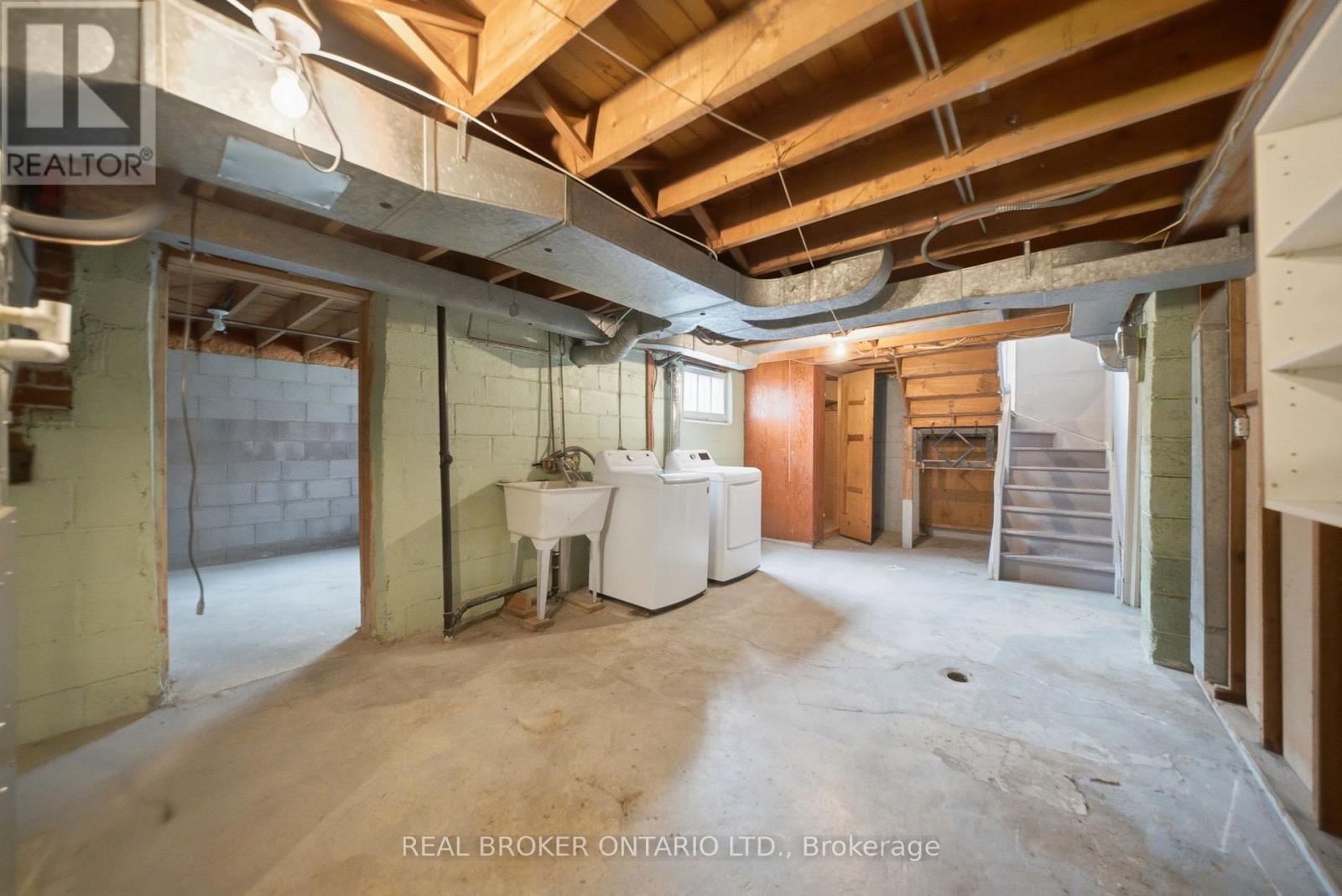 1076 Clearview Avenue, Burlington, ON