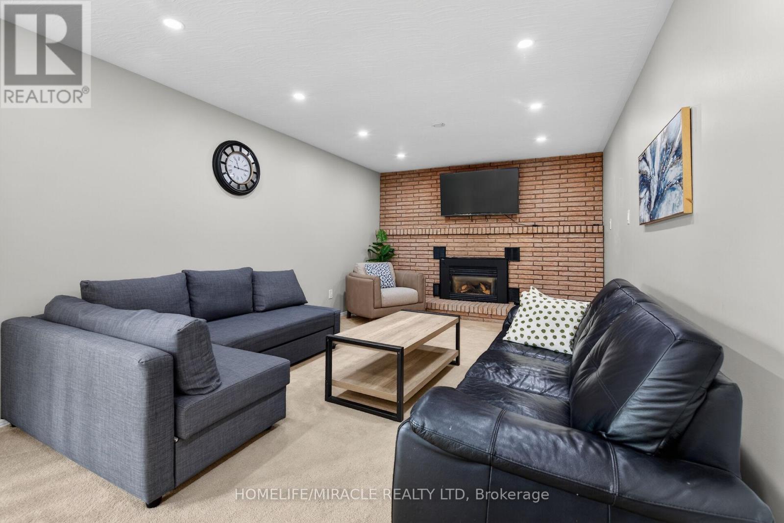 34 Capri Crescent, Hamilton, ON