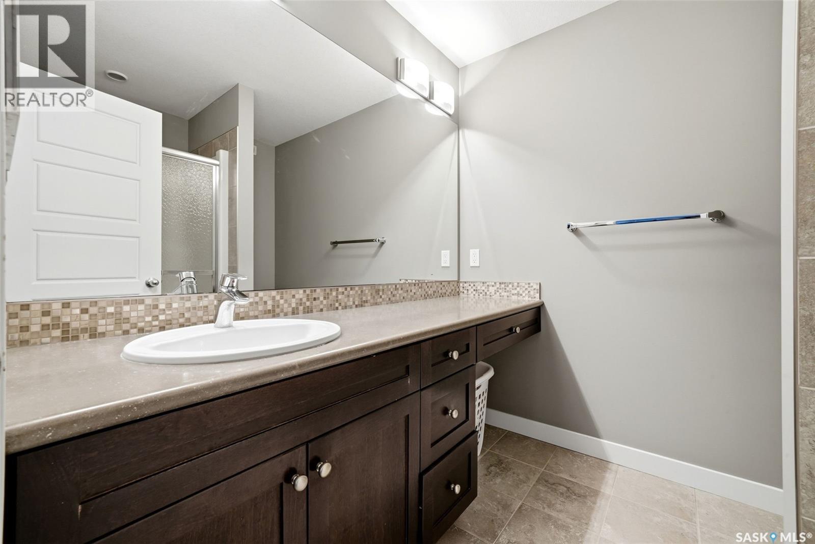 2905 Rochdale Boulevard, Regina, SK