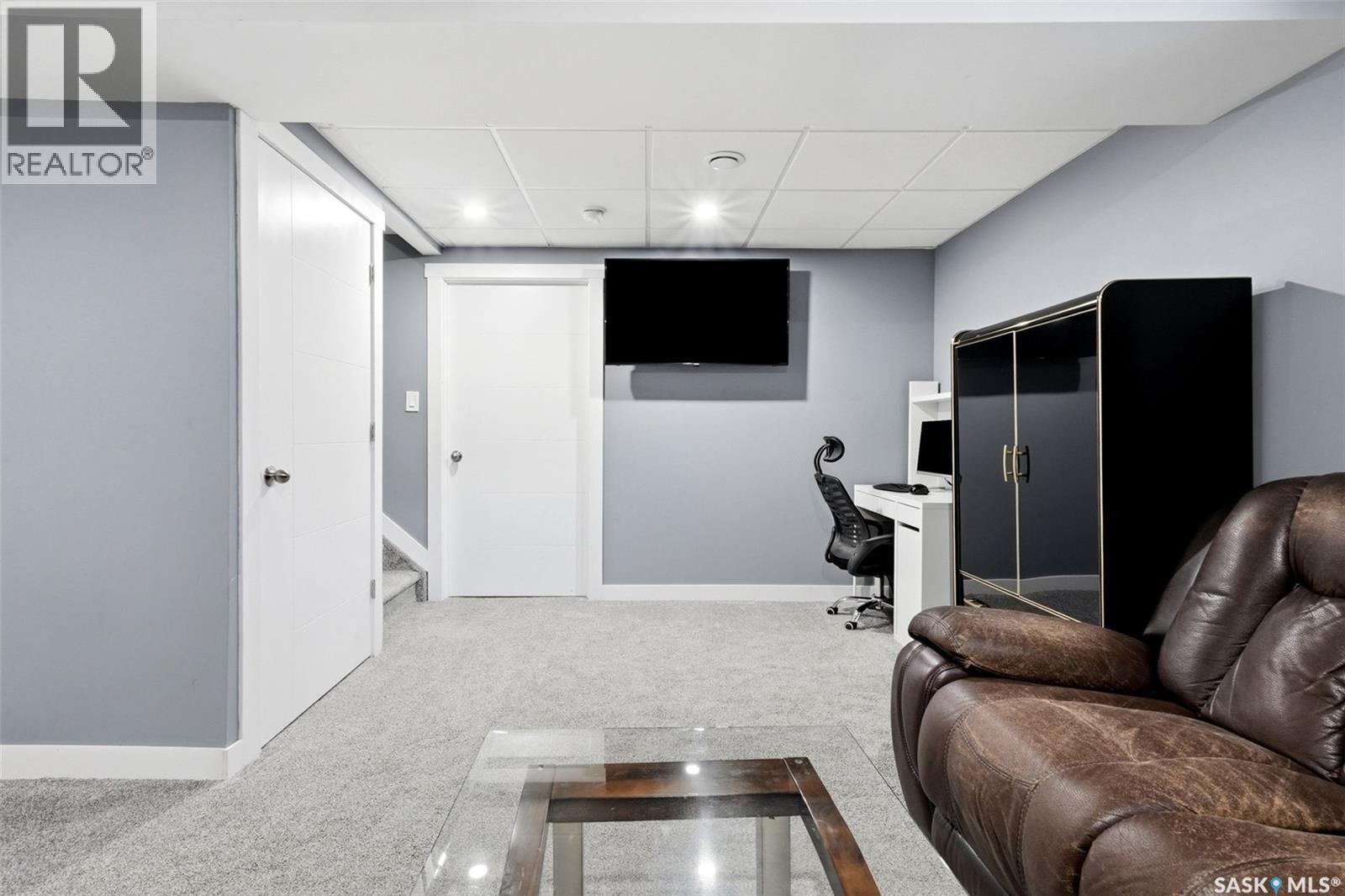 2905 Rochdale Boulevard, Regina, SK