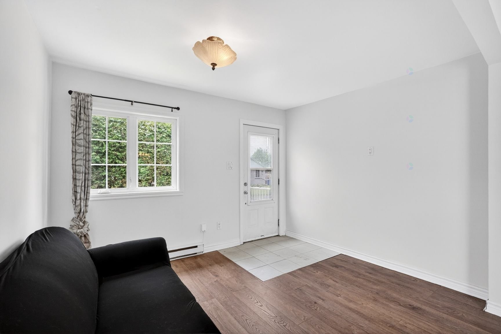 Mud Room - 178 33E Avenue, Pointe-Calumet, QC - Indoor Photo Showing Other Room