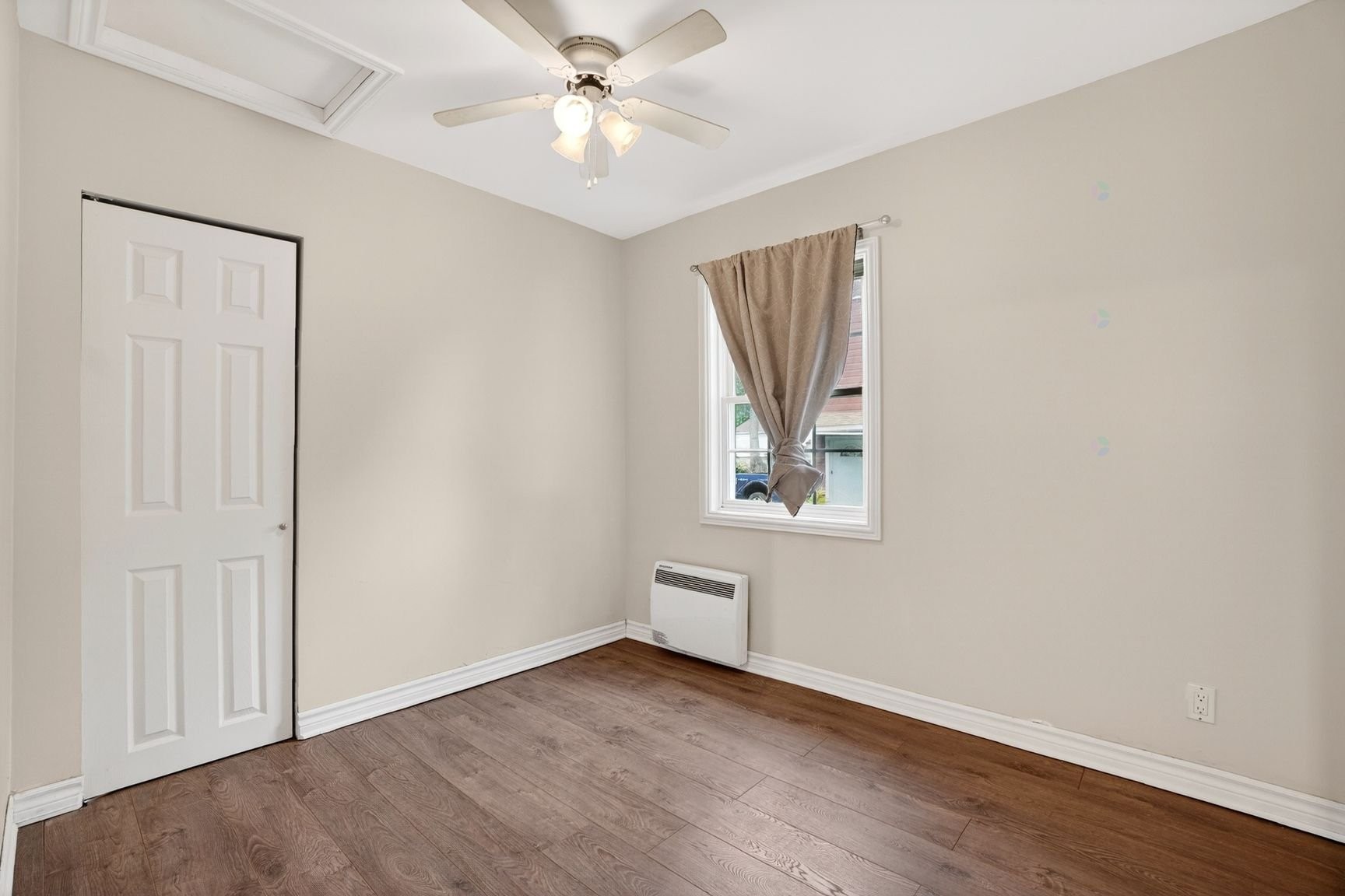 Bedroom - 178 33E Avenue, Pointe-Calumet, QC - Indoor Photo Showing Other Room