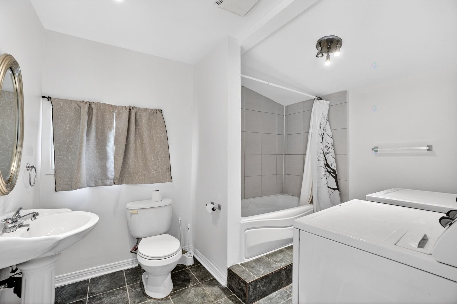 Bathroom - 178 33E Avenue, Pointe-Calumet, QC - Indoor