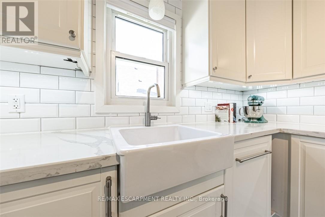 930 West 5Th Street, Hamilton, ON