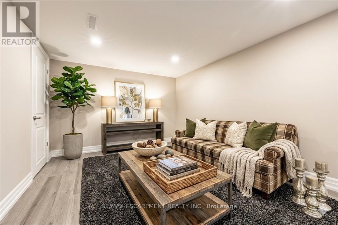930 West 5Th Street, Hamilton, ON