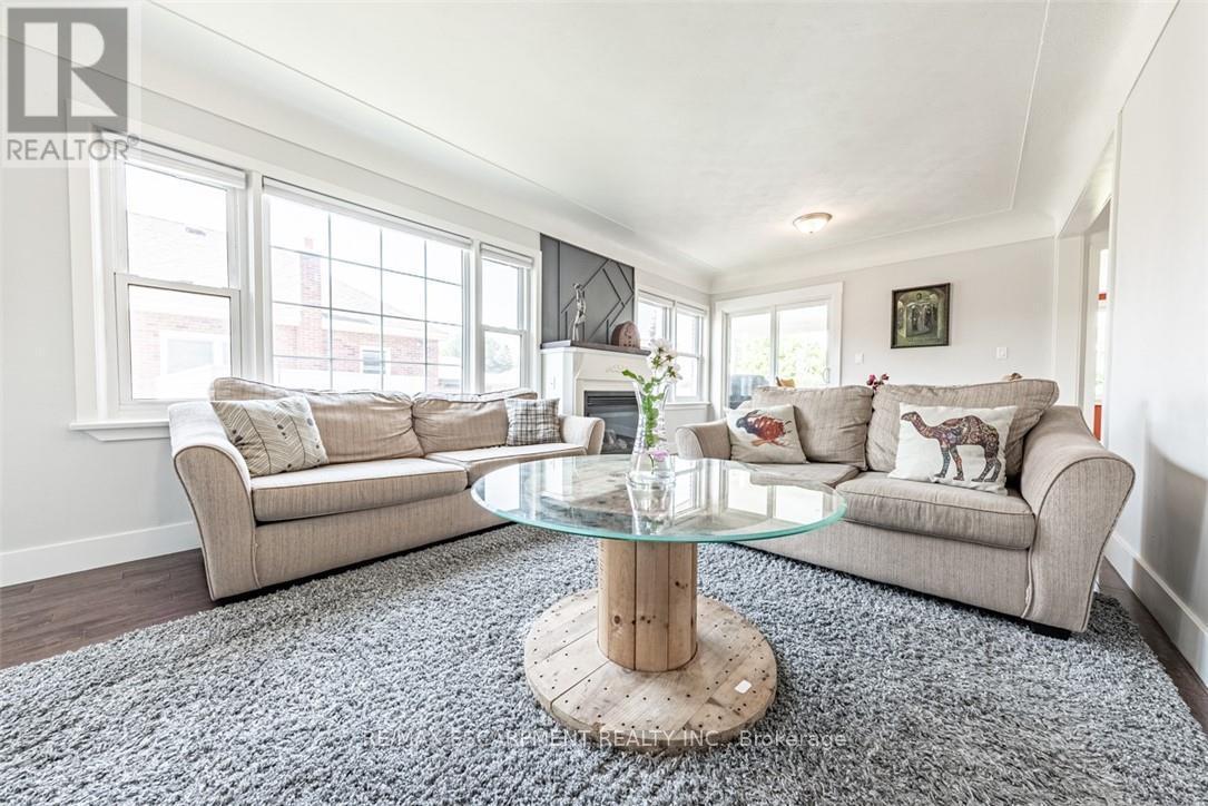 930 West 5Th Street, Hamilton, ON