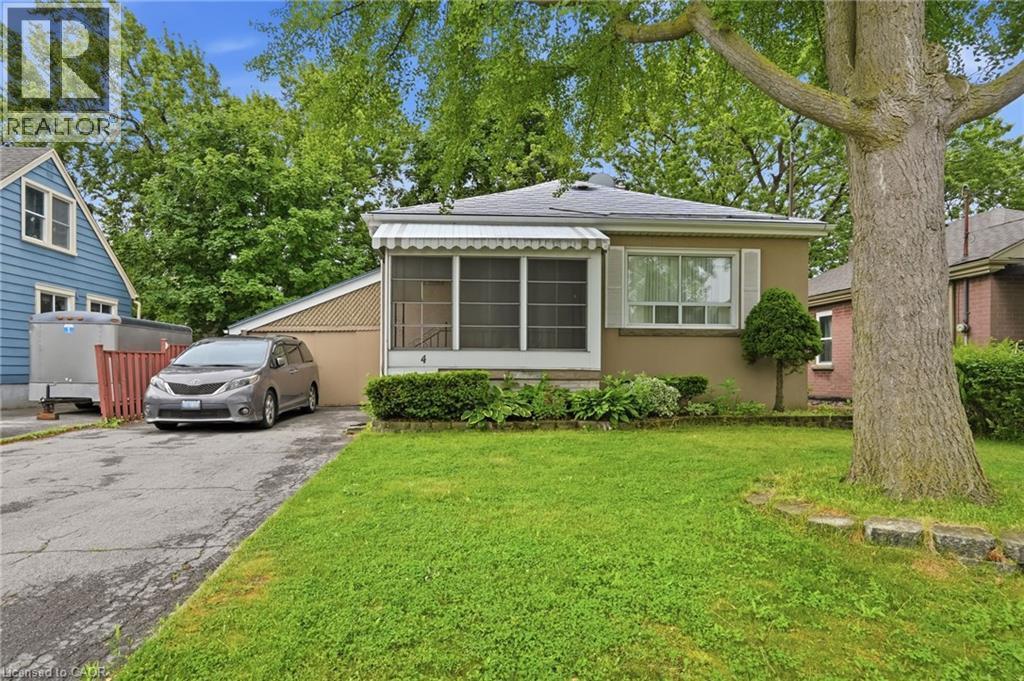 4 Duncombe Drive, Hamilton, ON