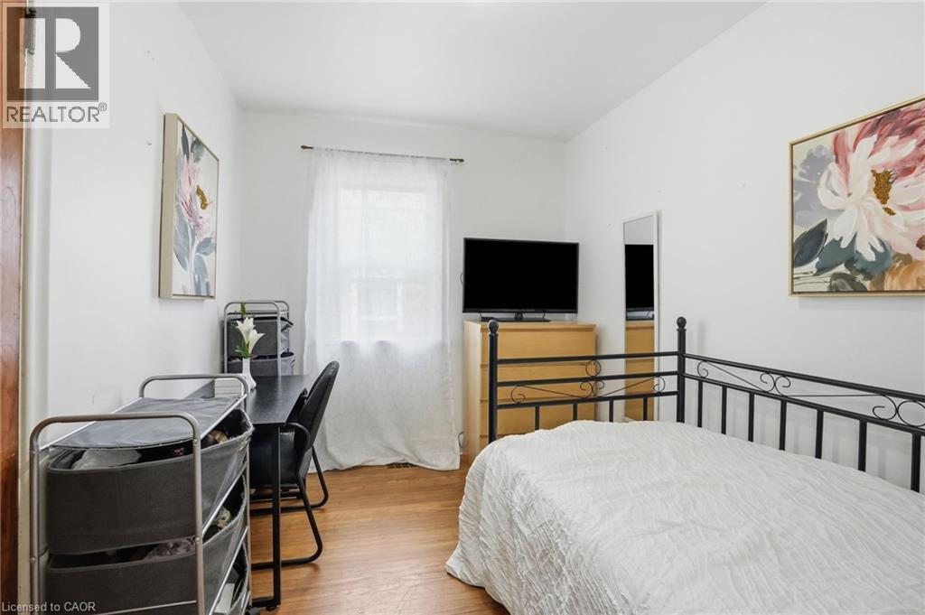 4 Duncombe Drive, Hamilton, ON