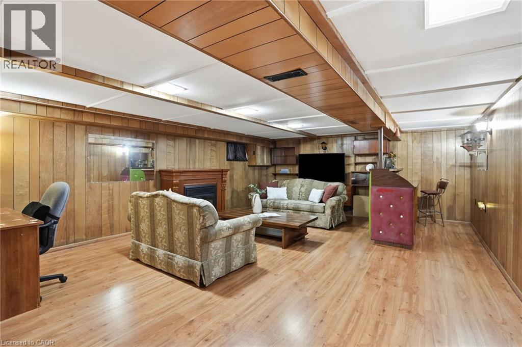 4 Duncombe Drive, Hamilton, ON