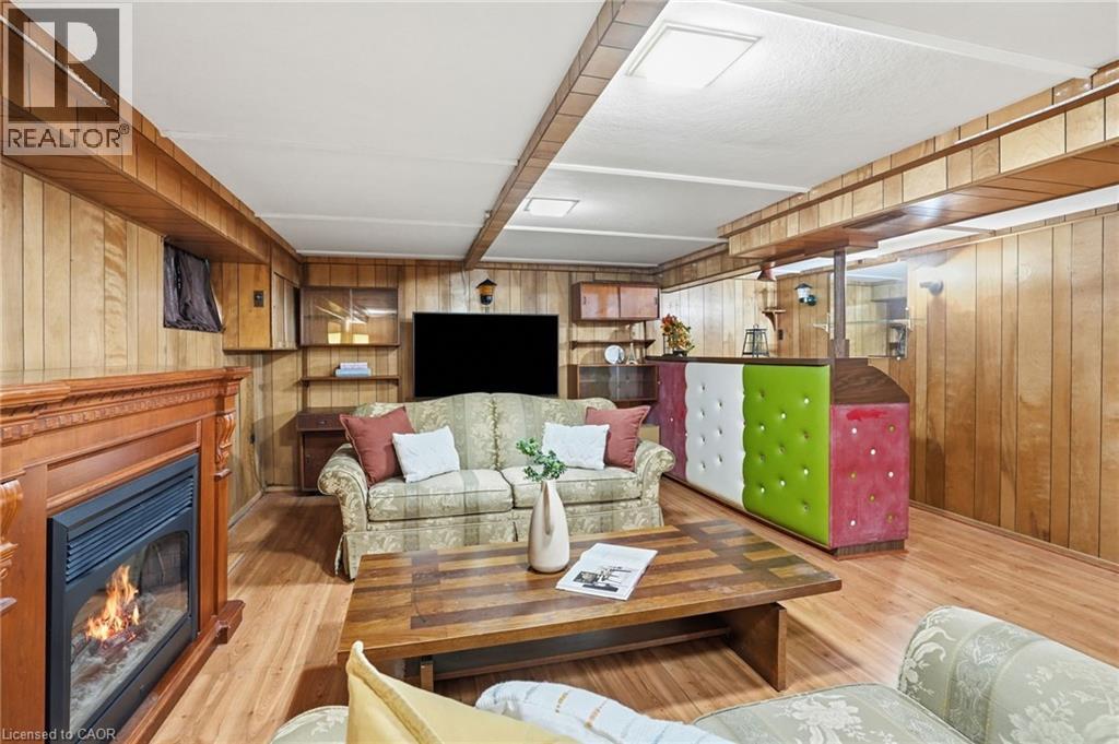 4 Duncombe Drive, Hamilton, ON