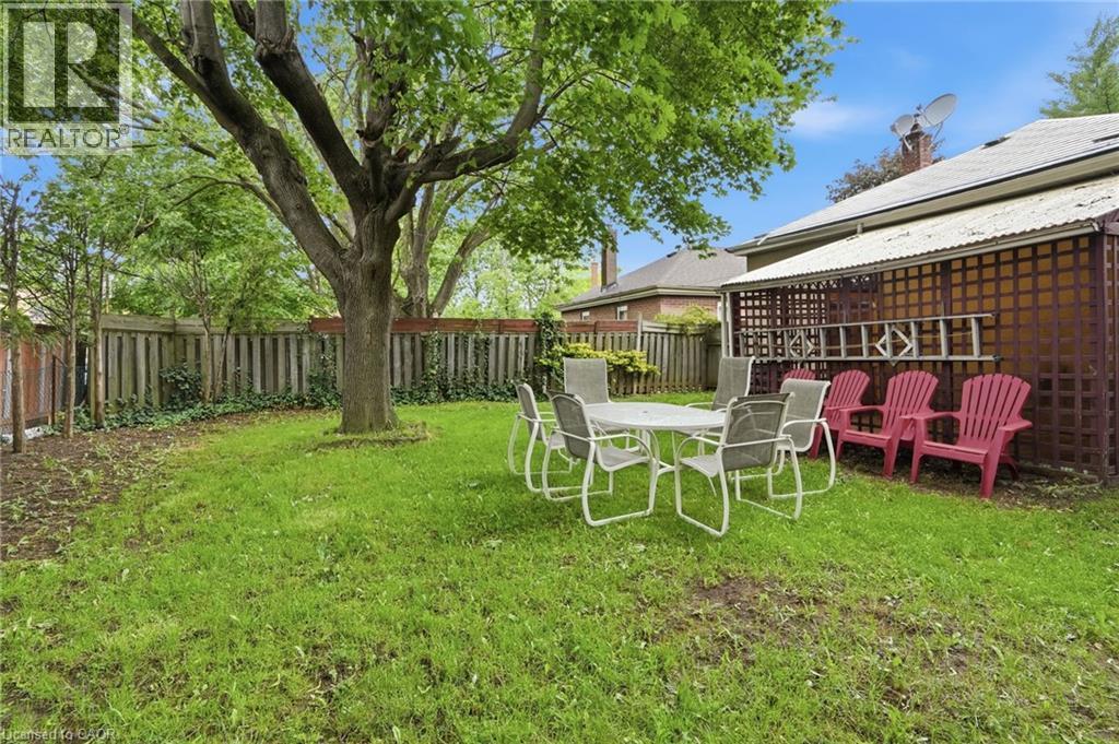 4 Duncombe Drive, Hamilton, ON