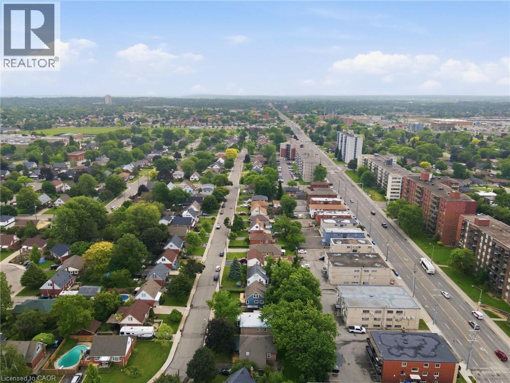 4 Duncombe Drive, Hamilton, ON