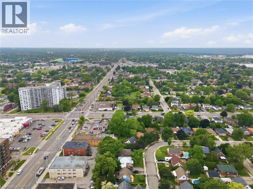 4 Duncombe Drive, Hamilton, ON