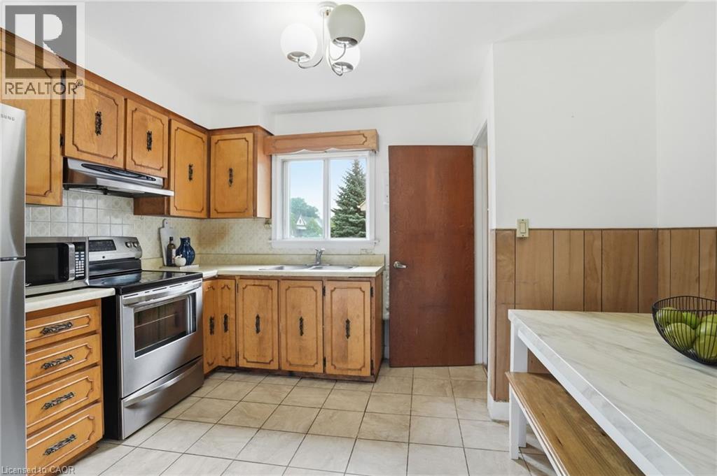 4 Duncombe Drive, Hamilton, ON