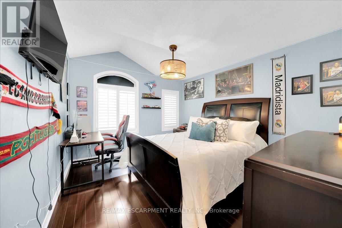 1228 Fox Crescent, Milton, ON