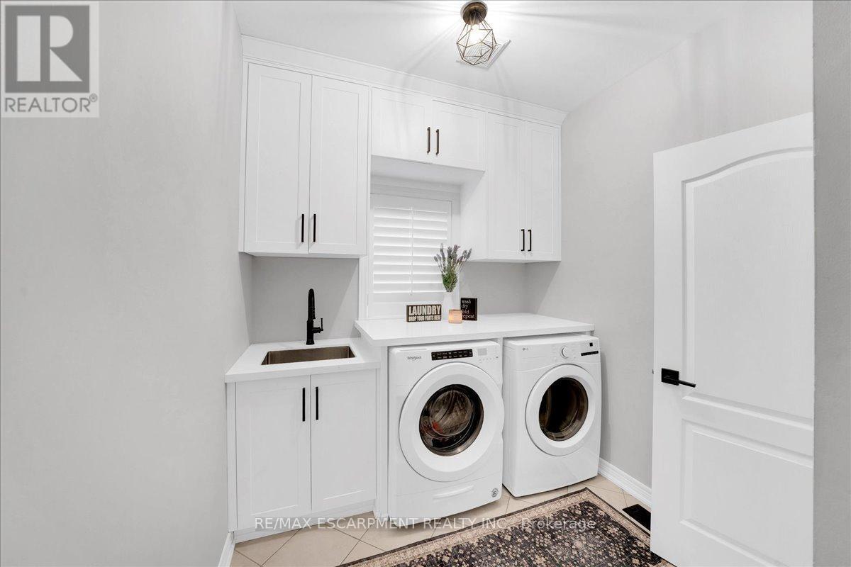 1228 Fox Crescent, Milton, ON